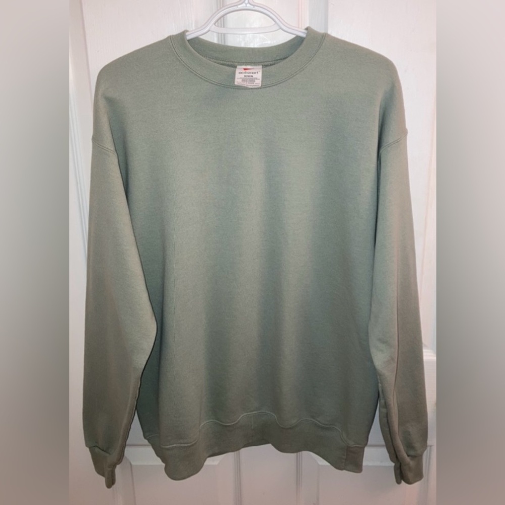 COZY Light green crewneck sweater, men’s medium, new without tags